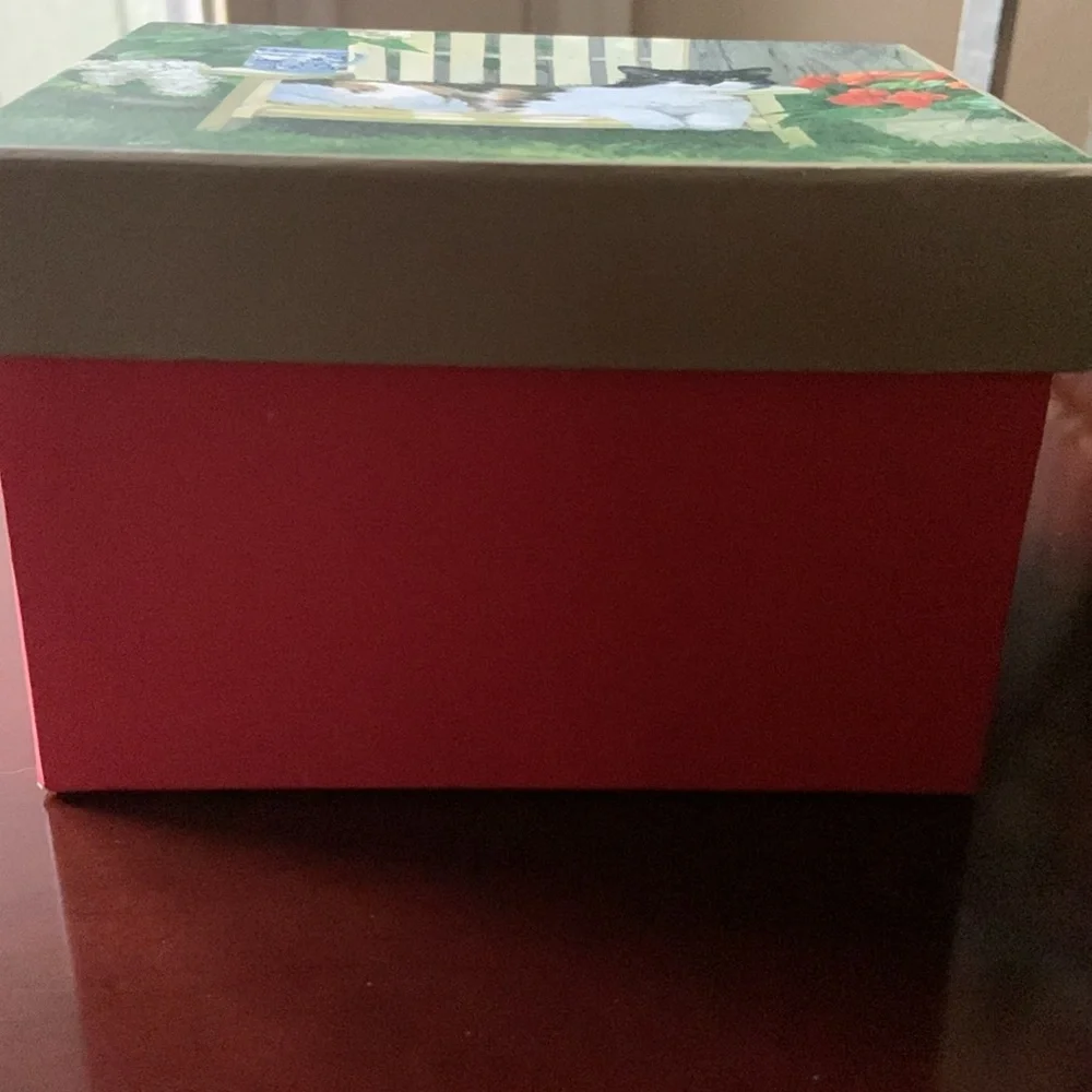 Lang “Hangin’ out “ mug in box - Picture 7 of 8